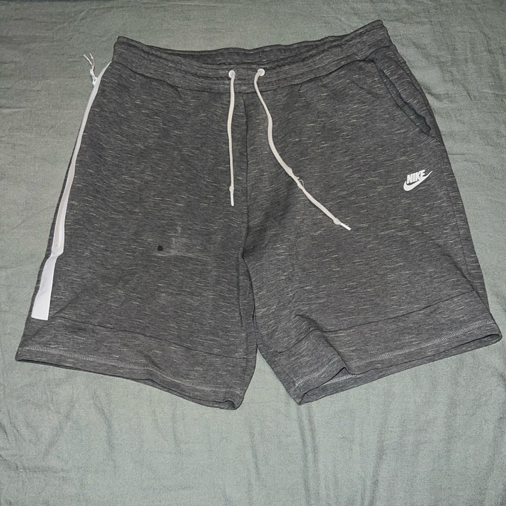 Nike Tech Fleece Shorts Grey/White 628984-091